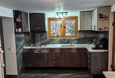 Casa, zona Codrisor - 1