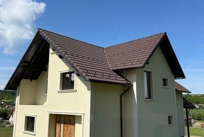 Casă cu 4 camere în Slimnic - 2