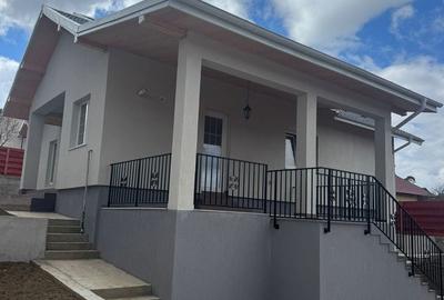 Casă cu 4 camere cu Teren 500 Mp în Podu Roș - 15