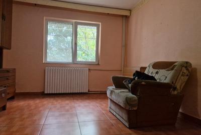 Garsoniera 21 mp - zona CET - 35.000 euro negociabil (Cod E8) - 1