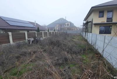 Teren de 320 mp, în Central