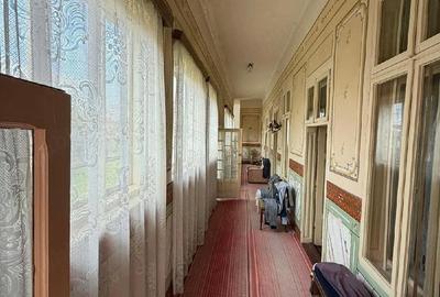 Casă cu 6 camere cu Teren 1658 Mp în Central - 1