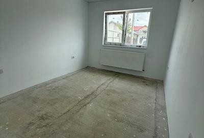 Casă cu 3 camere în Cazasu