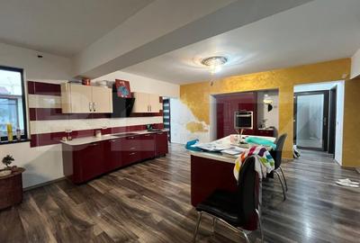 Casă individuală cu 5 camere cu Teren 571 Mp în Exterior Est - 2