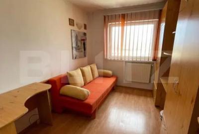 Apartament cu 3 camere decomandat, mobilat în Triaj