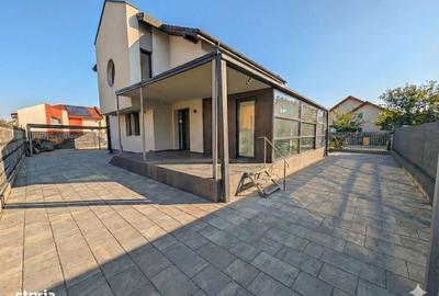 Casă cu 6 camere cu Teren 450 Mp în Central