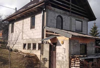 Casă cu 4 camere în Central - 1