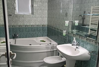 Apartament cu 4 camere decomandat în Central - 7