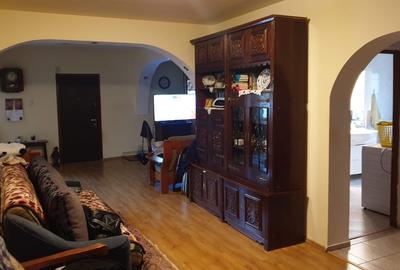 Casa Bolintin Vale - zona extrem de linistita, curte mare - 13