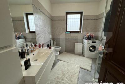 Casă cu 5 camere cu Teren 1000 Mp în Marginea - 1