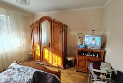 Casă cu 7 camere cu Teren 627 Mp în Jucu - 18