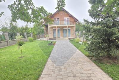 Casa de vis cu 4 dormitoare intr-o zona linistita din Sa...