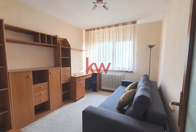 Inchiriez apartament 3 camere decomandat Podul Ros - 2