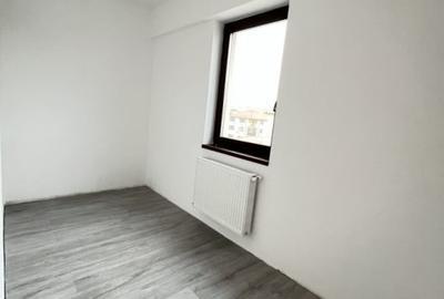 Apartament cu 3 camere decomandat în Energia - 13