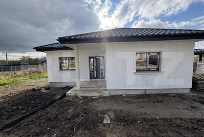 Casa parter, 81 mp utili, terasa  + carport, zona Plopeni - 4