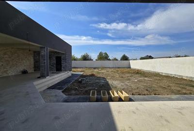 Casă cu 4 camere cu Teren 1050 Mp în Bălăceanca - 1