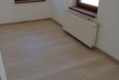 Casă cu 8 camere cu Canalizare în Fundeni - 10