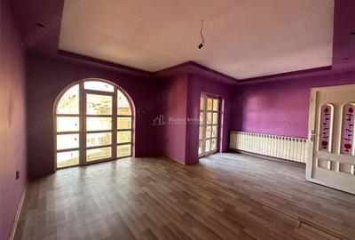 Casă cu 4 camere cu Teren 390 Mp în Central - 8