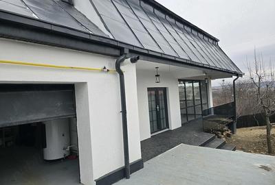 Casă cu 7 camere cu Teren 1500 Mp în Viticultori - 2