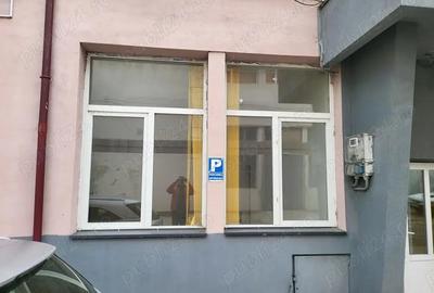 Spațiu comercial, de 20 mp, în Central - 7