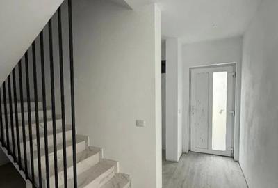 Casă cu Teren 620 Mp în Central - 3