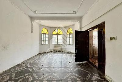 Casă cu 12 camere cu Teren 694 Mp în Elisabetin