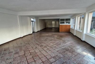 Spațiu comercial, de 180 mp, în Central
