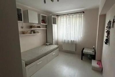 Apartament cu 3 camere decomandat în Micro 13 - 2