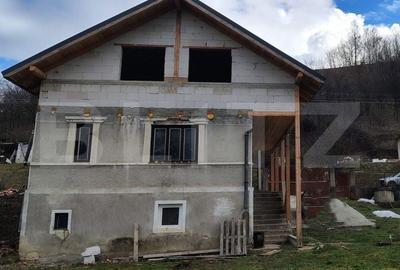 Casă cu 4 camere în Fodora - 12