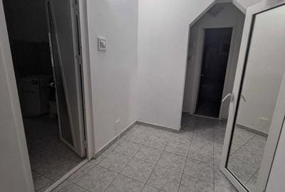 Apartament cu 2 camere decomandat în C5 - 1