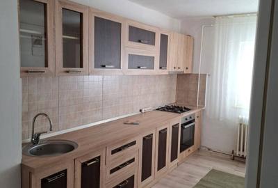 Apartament cu 3 camere decomandat în Central - 1