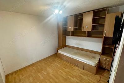 Apartament 2 camere de vanzare Resita - 1