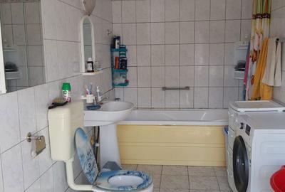 Casă cu 4 camere în Săbăreni - 5