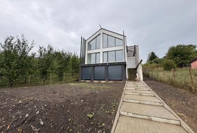 Oportunitate! Casa cu etaj, finisata, 180 mp., Campenesti, 185000 Eur - 2