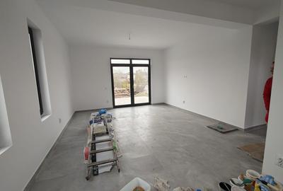 Casa individuala  -  3 camere  -  2 bai  -  378 mp teren - 4