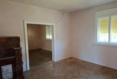 BRASADAS vinde casa 3 cam cu teren 5 ari in 14 Mai. - 10
