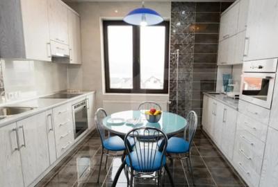 Casă cu 4 camere cu Teren 2456 Mp în Livezeni