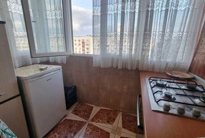 Apartament cu 3 camere decomandat în Runcu - 5
