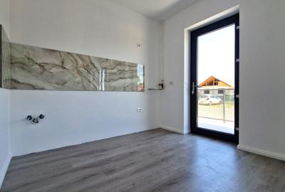 2 camere si GRADINA individuala in Comuna 1 Decembrie, IF - 4