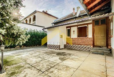 Casă individuală cu 5 camere cu Canalizare în Grădiște