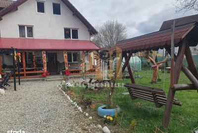 Casă cu 6 camere cu Teren 720 Mp în Bran - 2