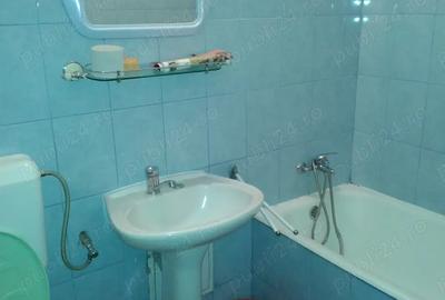 Proprietr, inchiriez garsoniera 32mp, central, confort 1,etaj 3, balcon, complet utilat. Tel. 0722.3 - 6