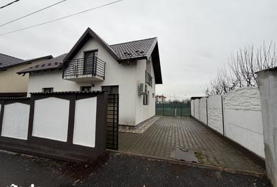 Casă cu 4 camere cu Teren 169 Mp în Central - 14