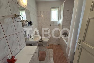 Casă cu 6 camere cu Canalizare în Sub Arini - 18