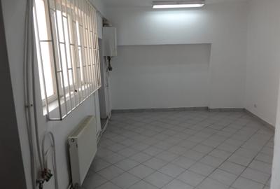 Casă cu 6 camere cu Teren 250 Mp în Antiaeriană - 3