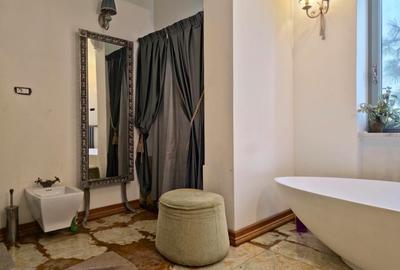 Vila cu arhitectura , 1000mp, 685 mp teren Vila cu arhitectura , 1000mp, 685 mp teren - 10