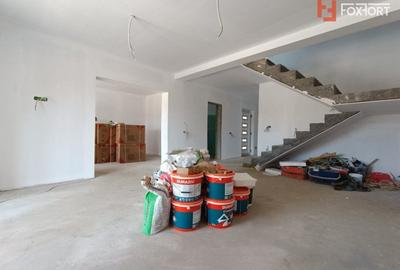 Casă cu 5 camere cu Canalizare în Chișoda - 2