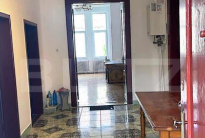 Apartament cu 4 camere decomandat în Central - 8