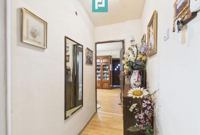 Apartament cu 2 camere semidecomandat, mobilat în Micro 15 - 1