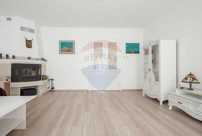 Casă individuală cu 6 camere cu Teren 233 Mp în Schei - 3